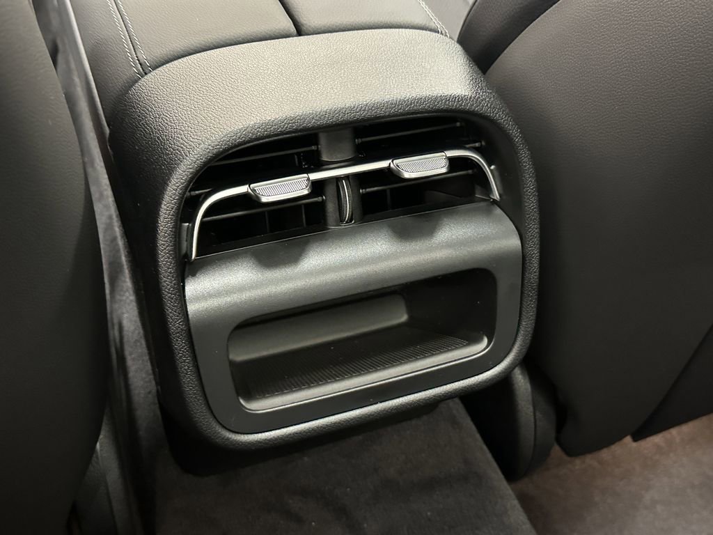 2026 Mercedes Benz E 450 4MATIC photo 27
