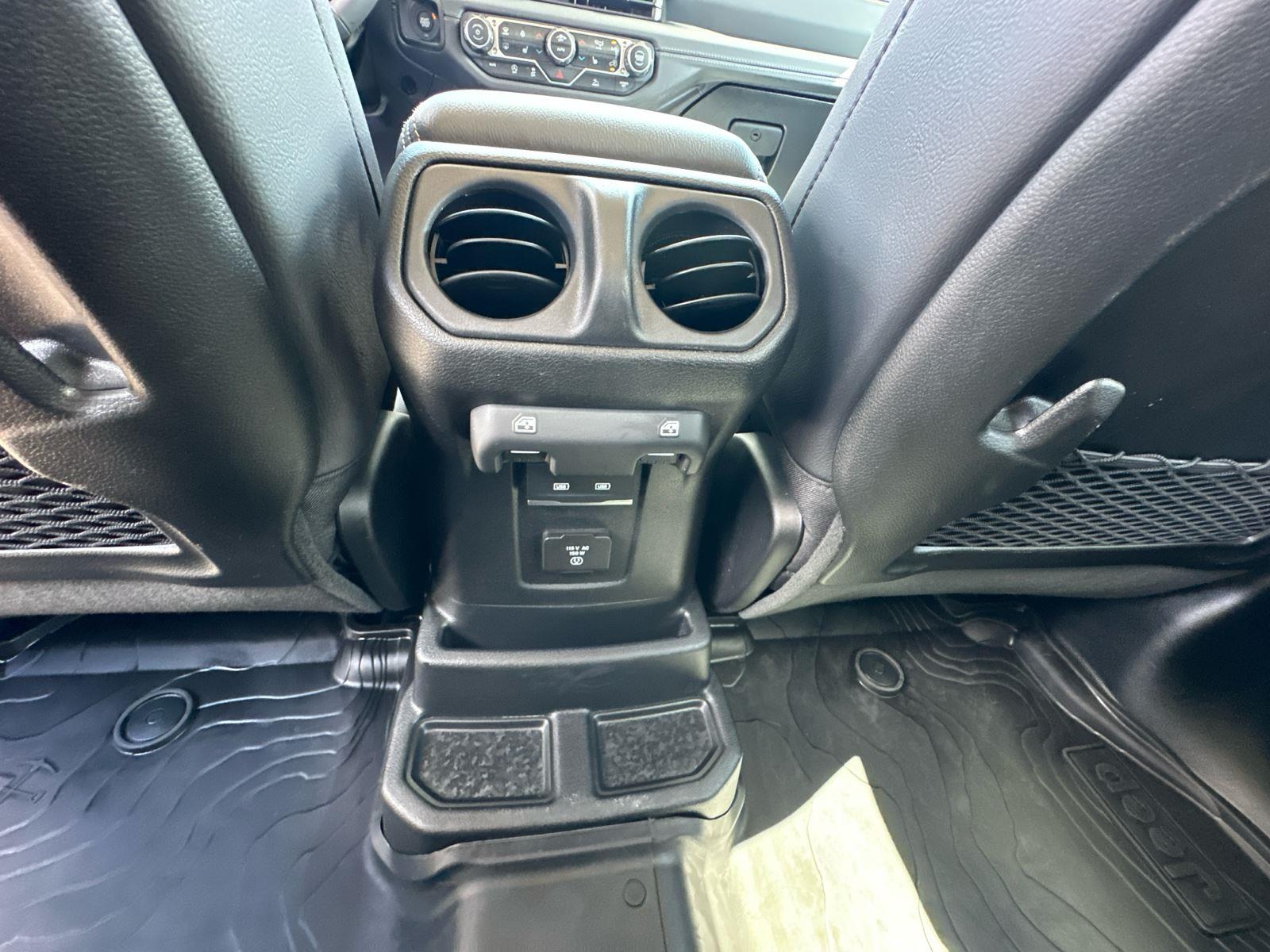2025 Jeep Wrangler Sahara photo 28