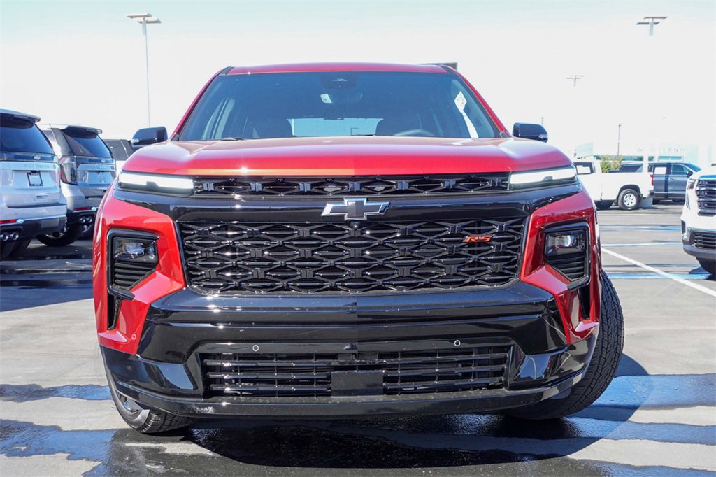2026 Chevrolet Traverse RS photo 2