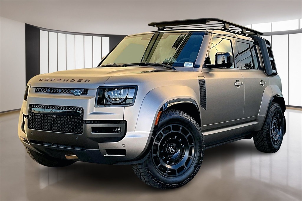 2025 Land Rover Defender Octa's photo