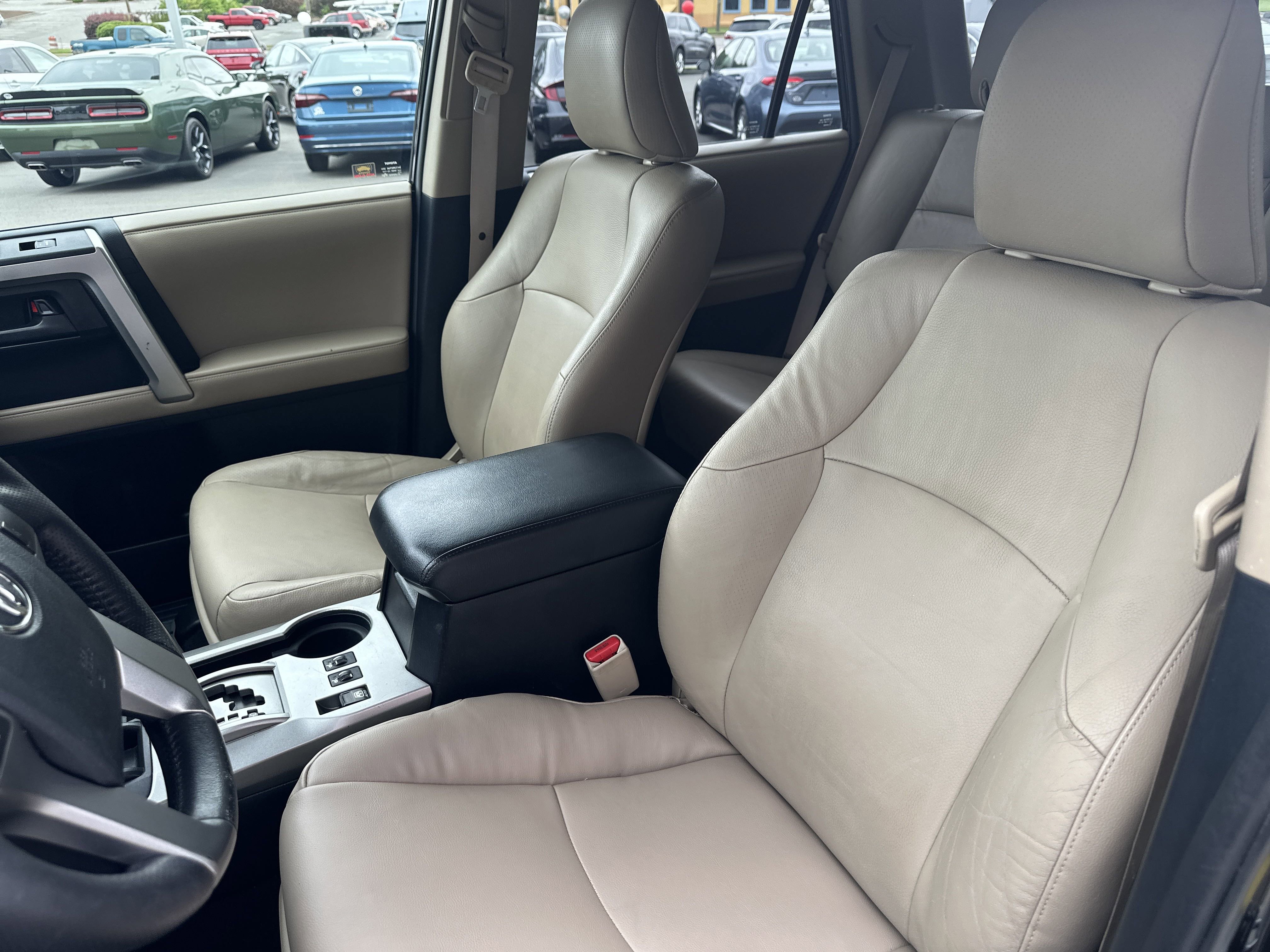 2011 Toyota 4Runner SR5 photo 9