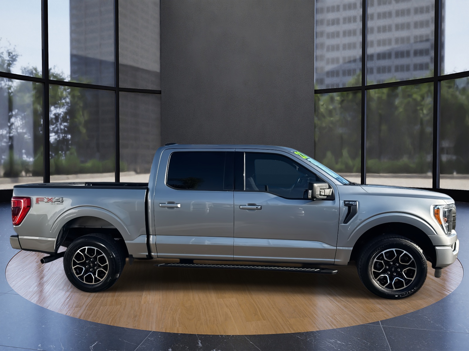 2022 Ford F-150 XLT photo 2