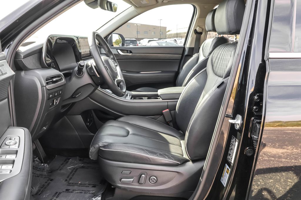 2023 Hyundai Palisade Limited photo 3
