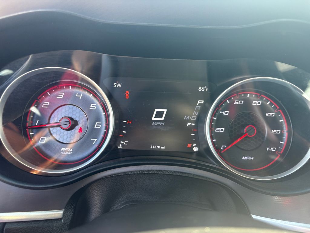 2022 Dodge Charger SXT photo 10
