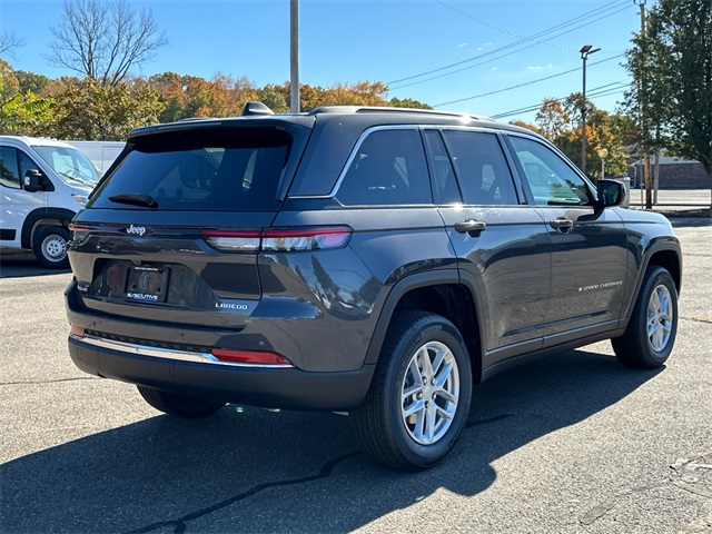 2025 Jeep Grand Cherokee Laredo X photo 4