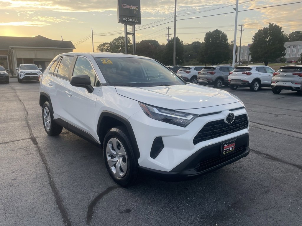 2024 Toyota RAV4 LE photo 3