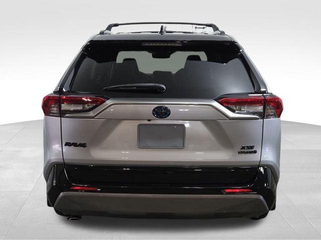 2020 Toyota RAV4 Hybrid XSE photo 13