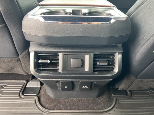 2021 Ford F-150 Lariat photo 18
