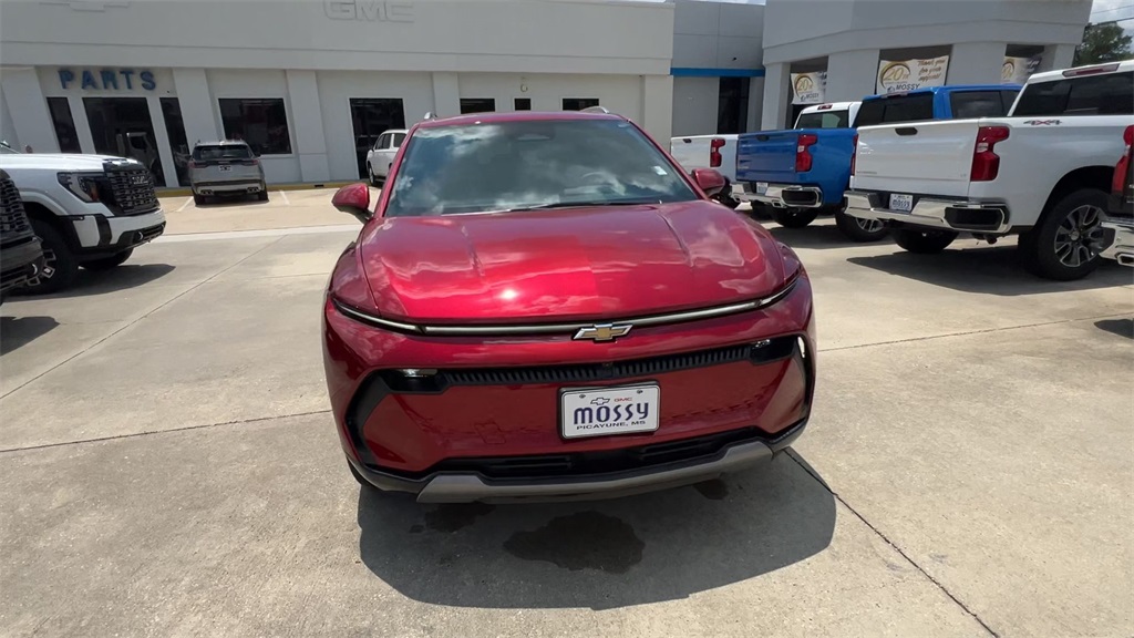 2024 Chevrolet Equinox EV 1LT photo 3