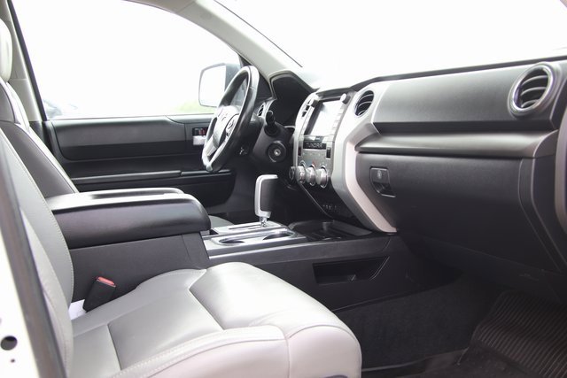 2020 Toyota Tundra SR5 photo 12