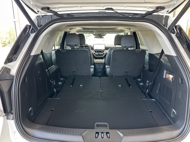 2025 Ford Explorer photo 43