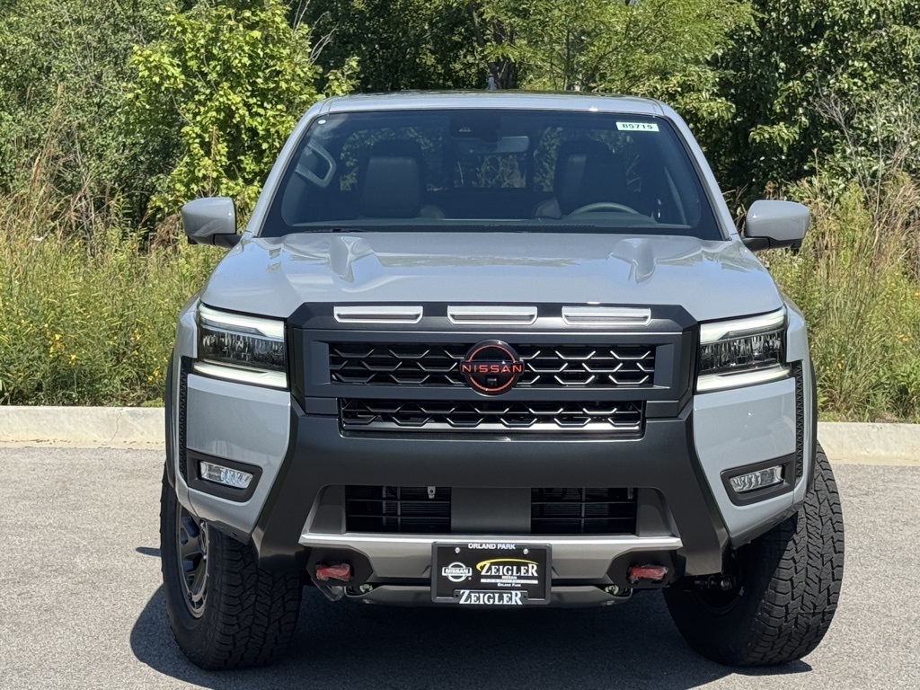 2025 Nissan Frontier PRO-4X photo 2