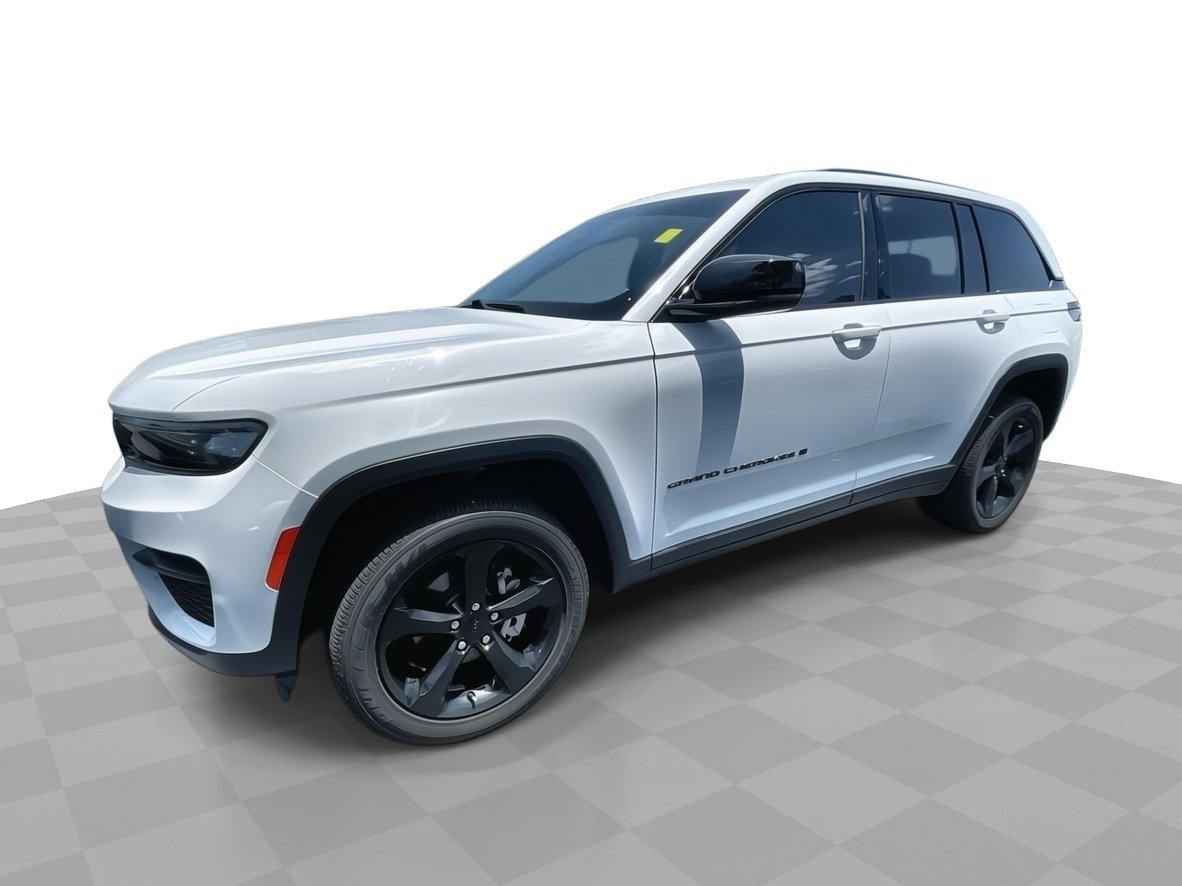 2023 Jeep Grand Cherokee Altitude's photo