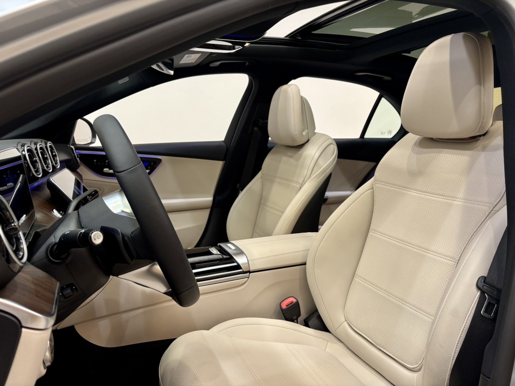 2025 Mercedes Benz C 300 photo 5