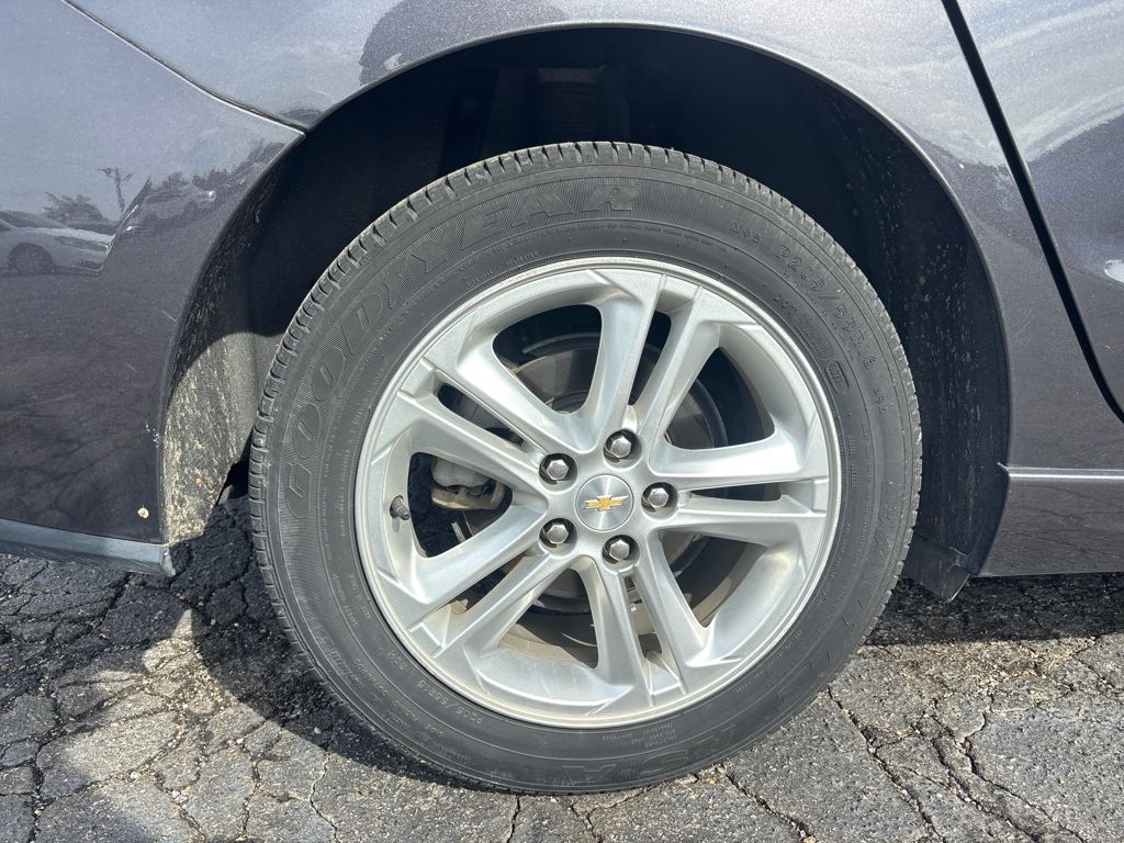 2017 Chevrolet Cruze LT photo 4