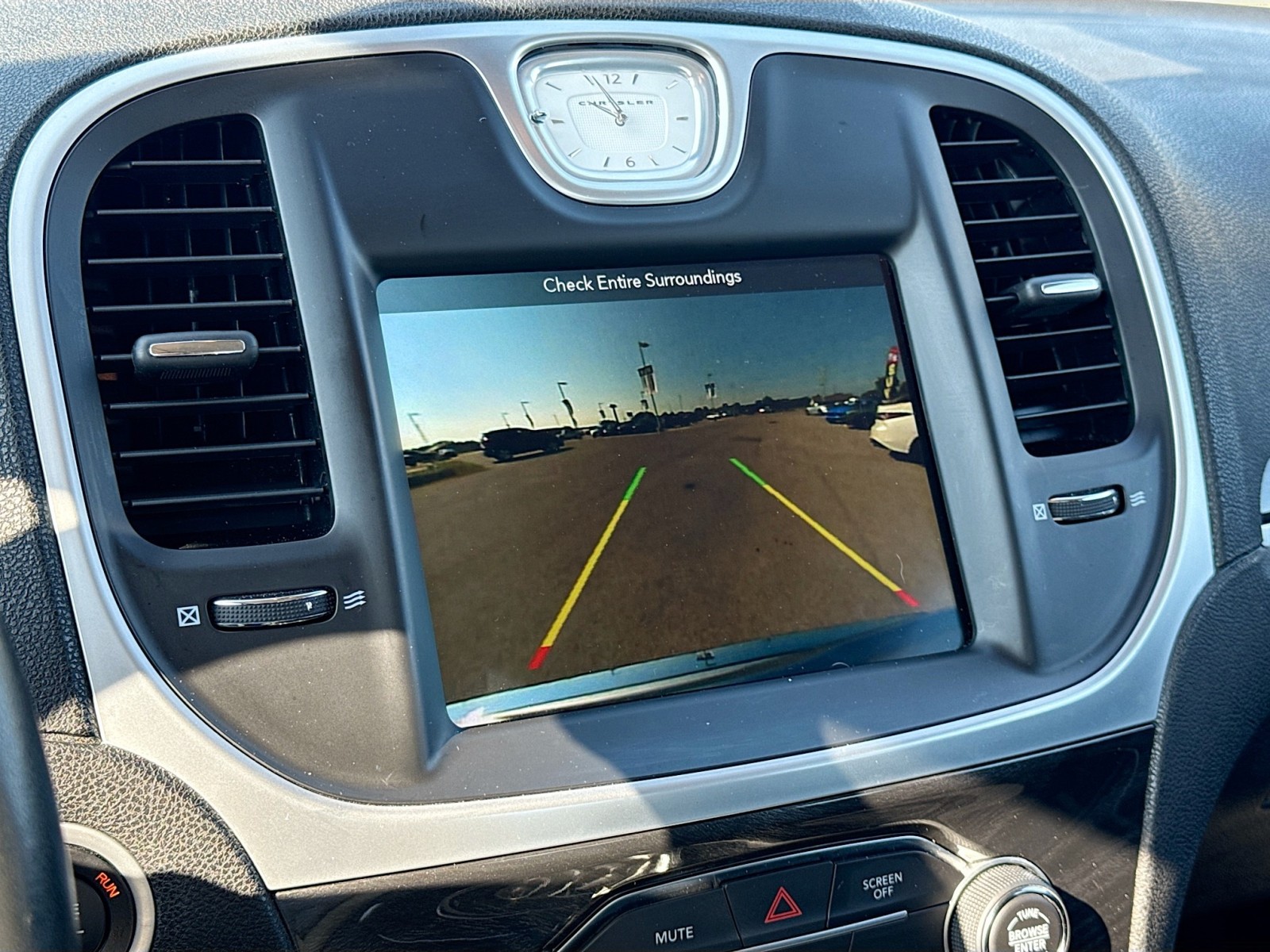 2019 Chrysler 300 Touring photo 14