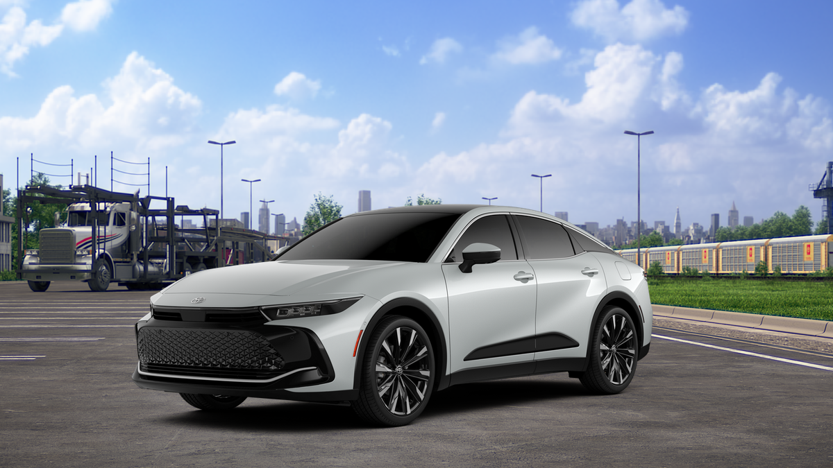 2026 Toyota Crown Platinum's photo