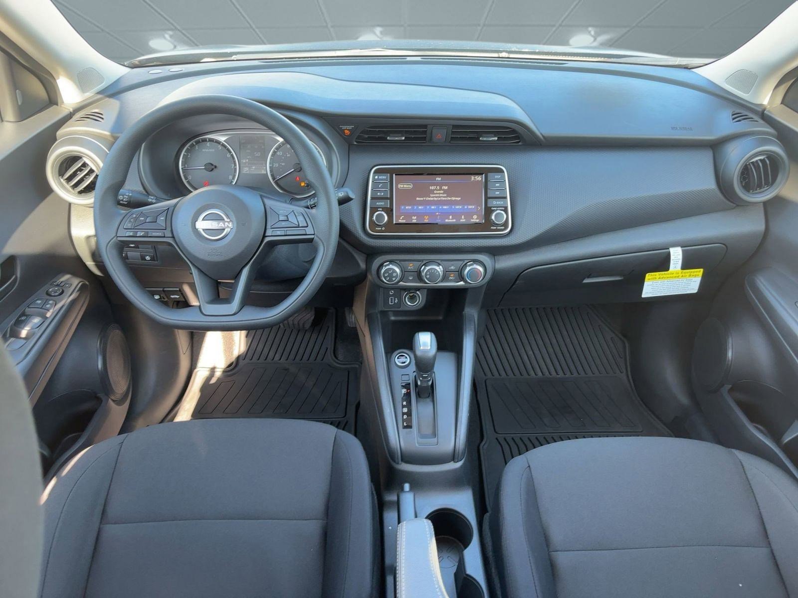 2025 Nissan Kicks Play S photo 16