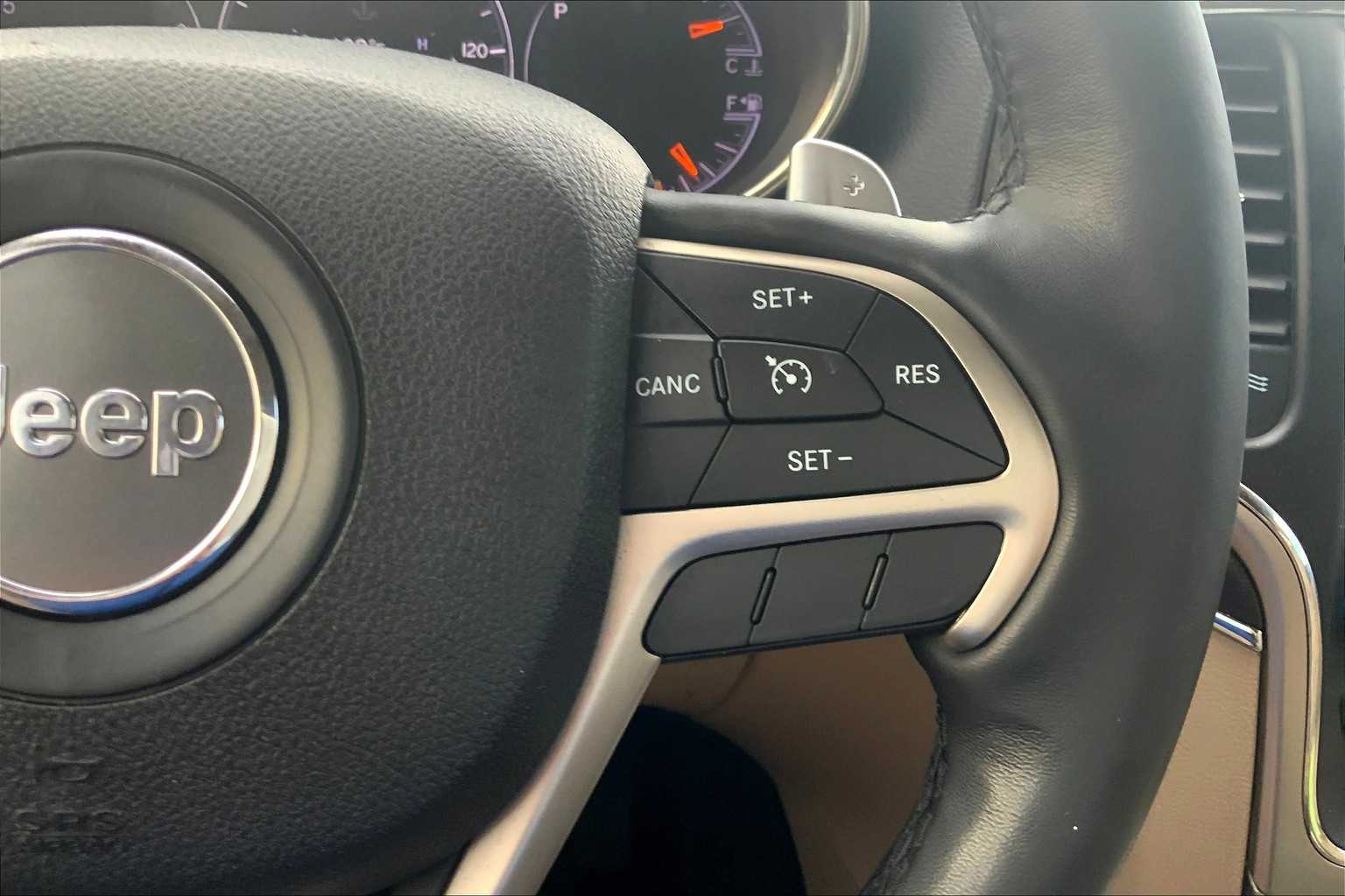 2015 Jeep Grand Cherokee Limited photo 22