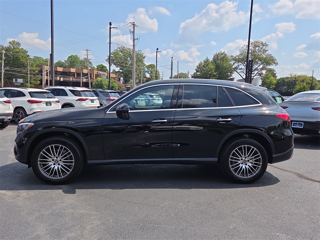 2026 Mercedes Benz GLC 300 4MATIC photo 2