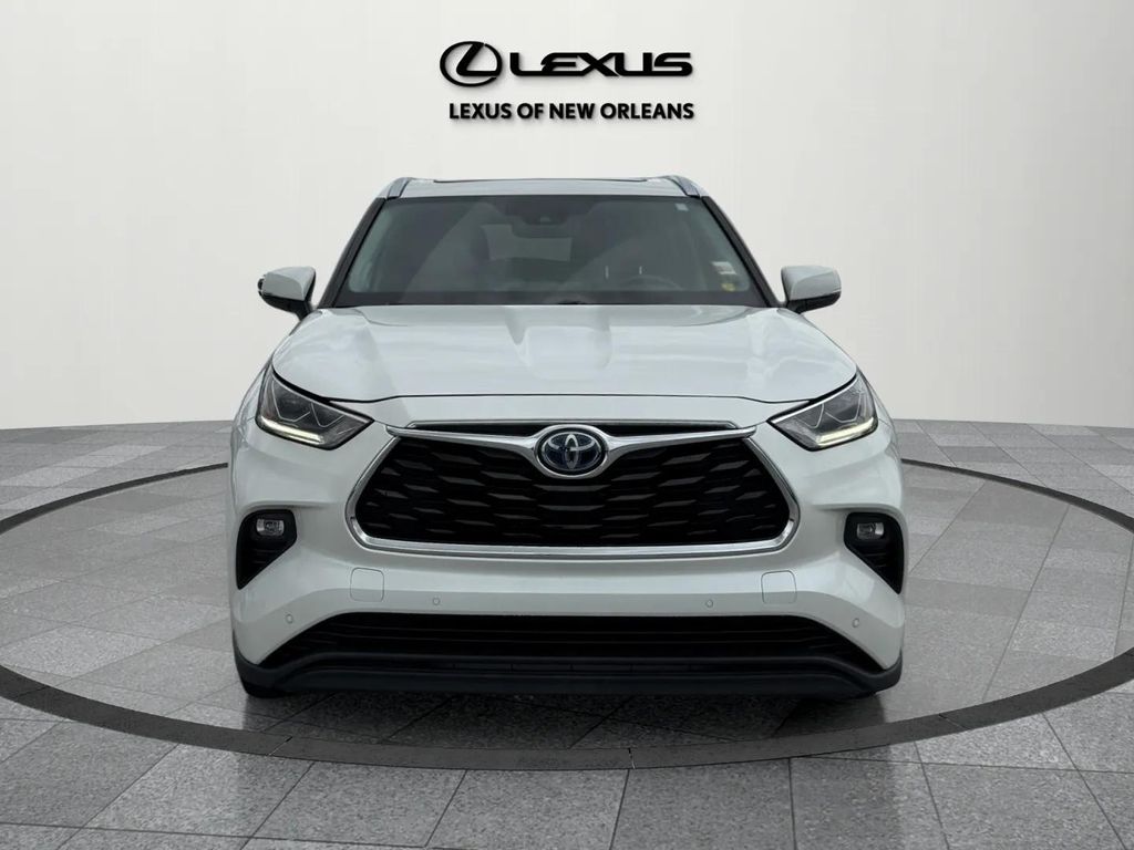 2021 Toyota Highlander Hybrid Limited photo 2