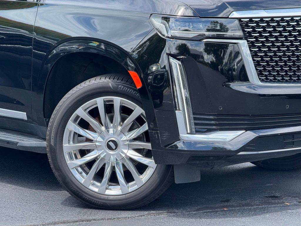 2023 Cadillac Escalade Premium Luxury photo 2