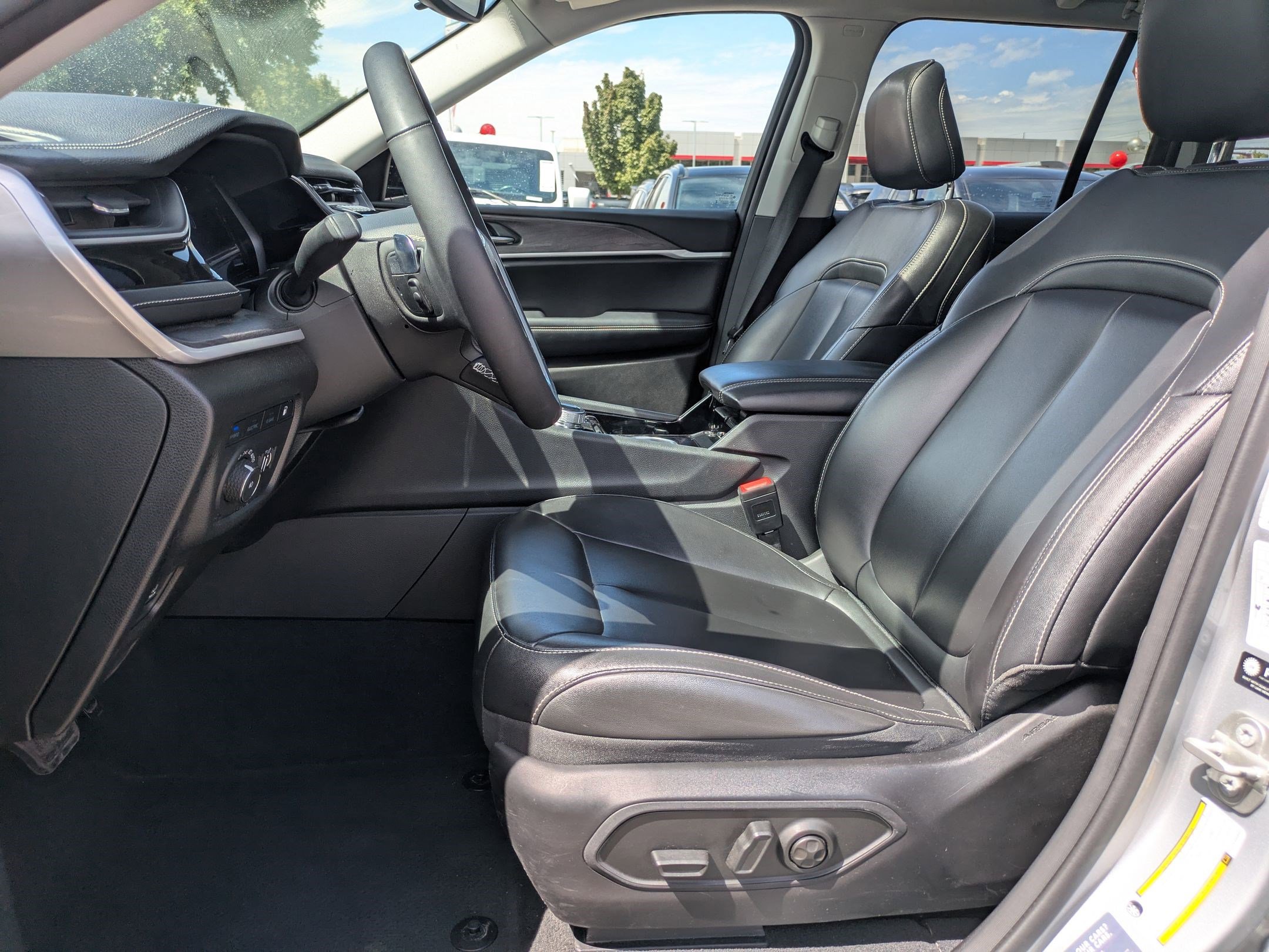 2023 Jeep Cherokee 4xe photo 22