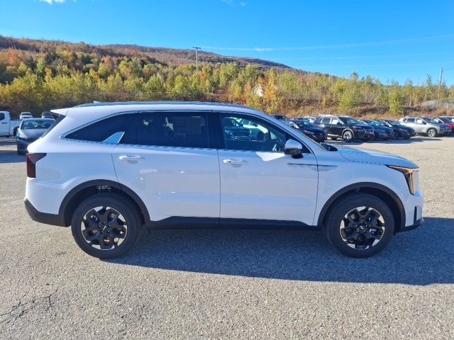 2026 Kia Sorento S photo 2