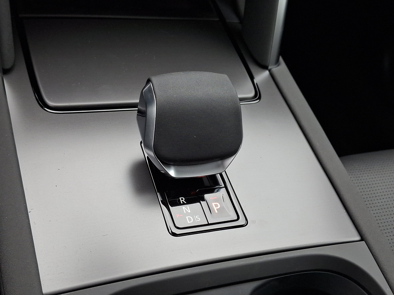 2025 Land Rover Discovery Sport Dynamic SE photo 17