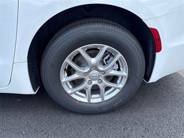 2025 Chrysler Pacifica photo 4
