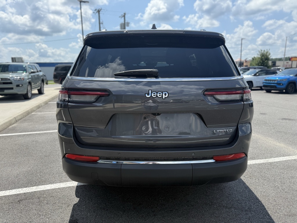 2023 Jeep Grand Cherokee Limited photo 3