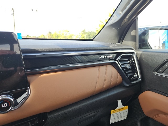 2026 Gmc Canyon AT4 photo 32