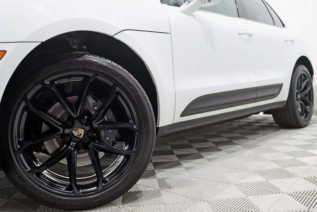 2022 Porsche Macan Base photo 4