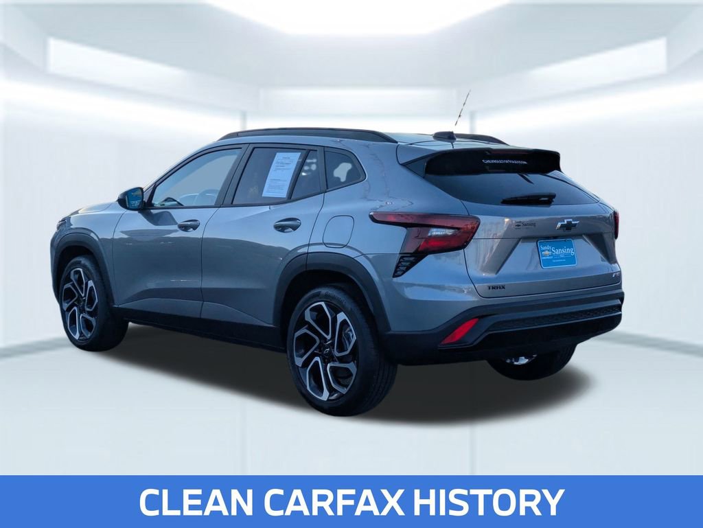 2025 Chevrolet Trax photo 2