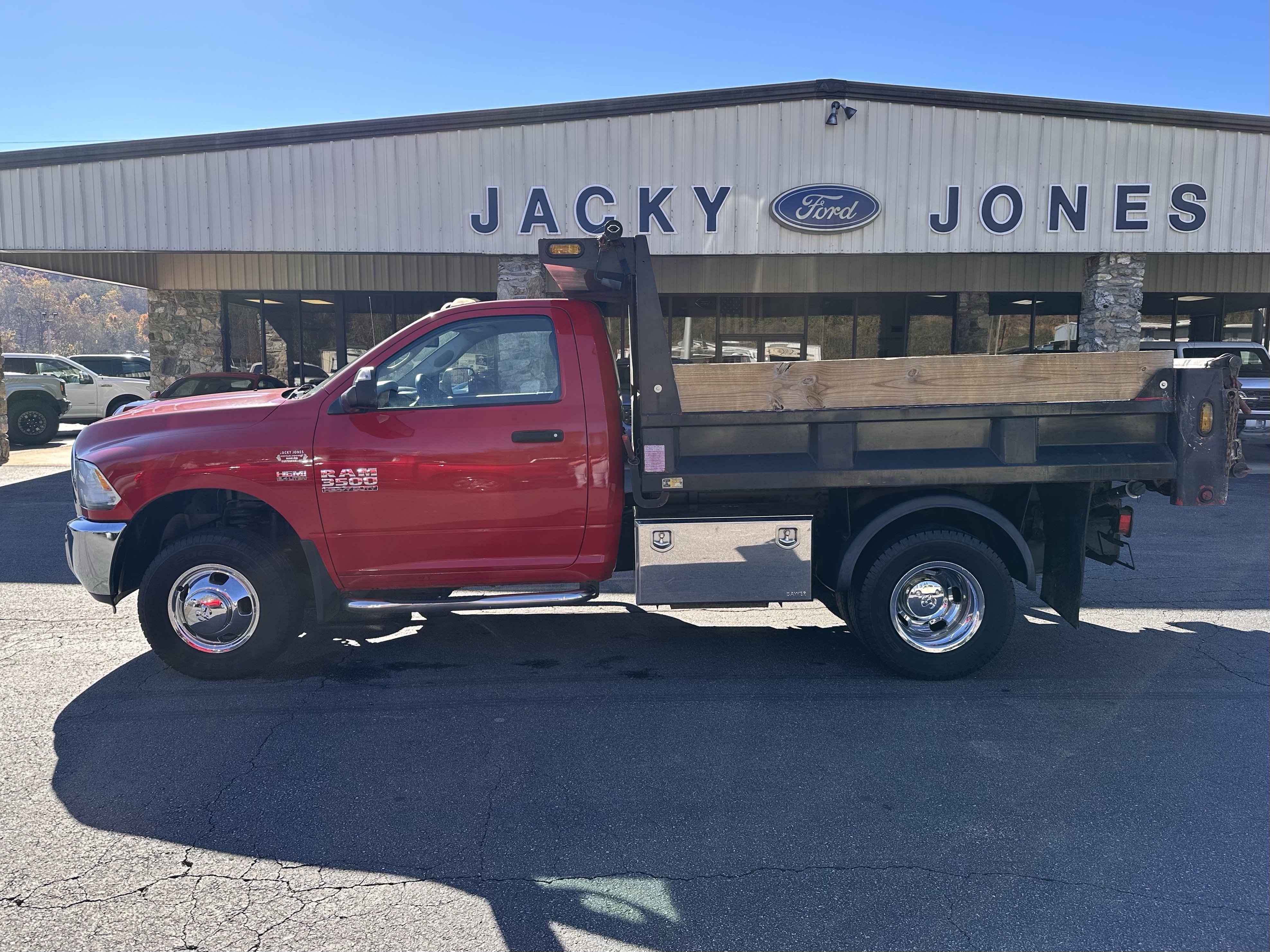 2015 RAM Ram 3500 Chassis Cab Tradesman's photo