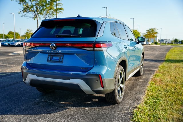 2025 Volkswagen Tiguan SE photo 32
