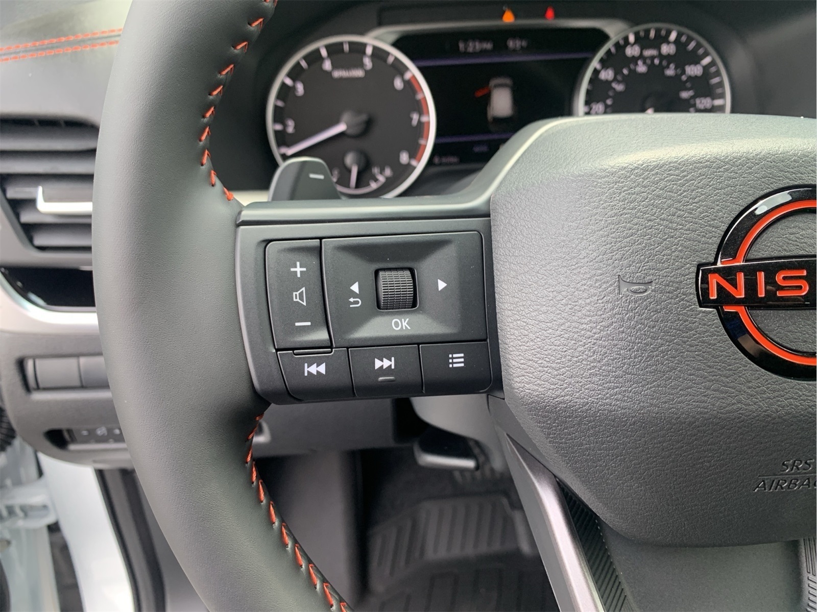 2026 Nissan Rogue SV photo 16