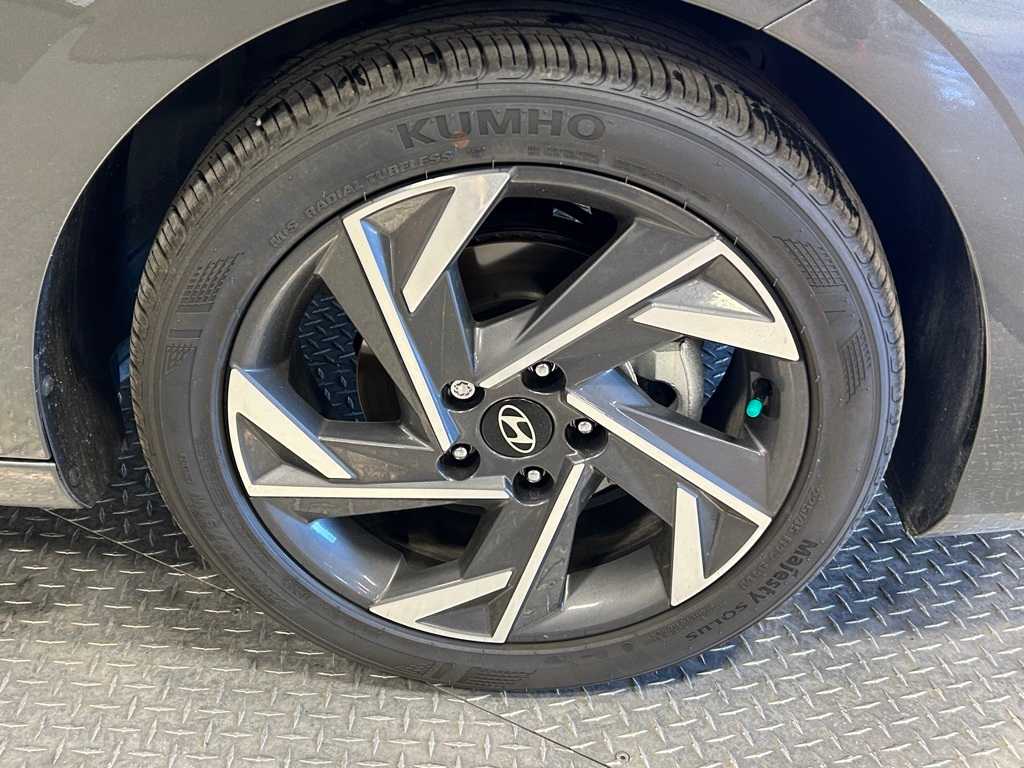 2024 Hyundai Elantra SEL Convenience photo 23