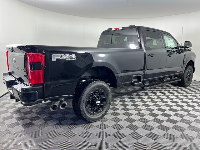 2026 Ford F-350 Lariat photo 2