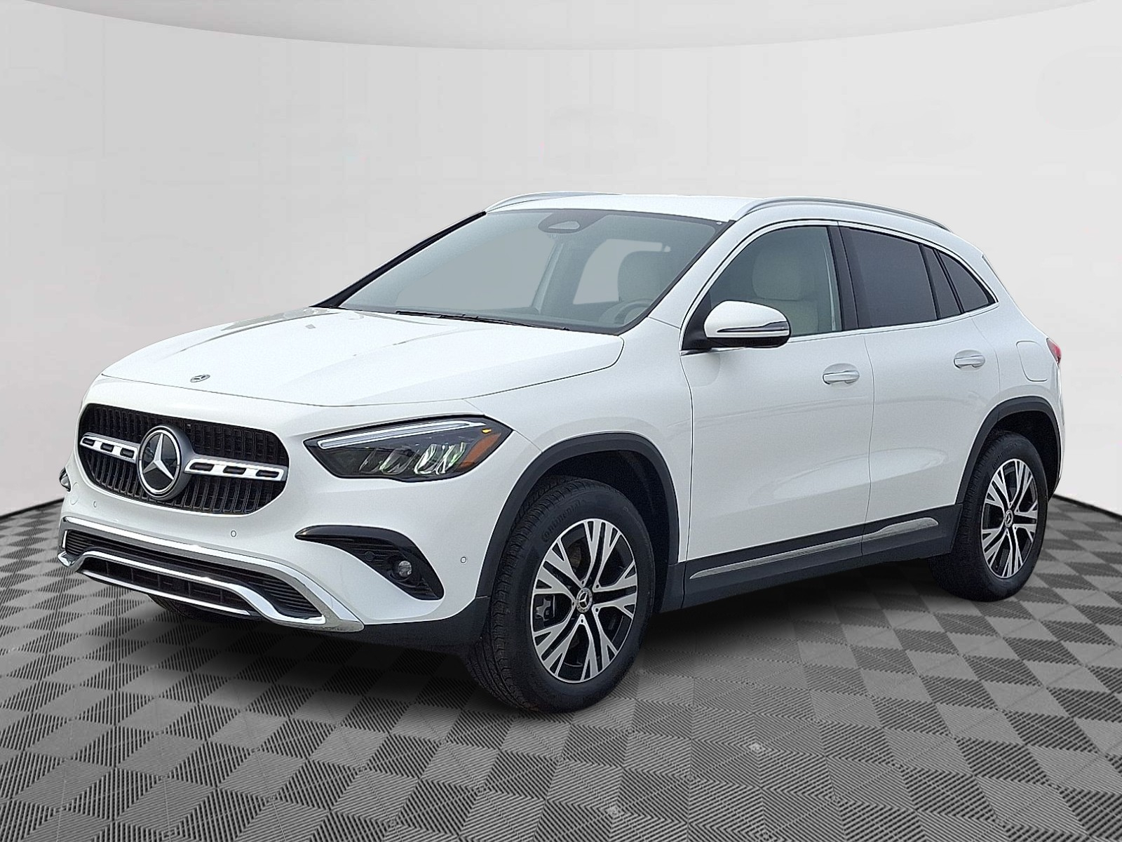 2025 Mercedes Benz GLA 250 4MATIC photo 3