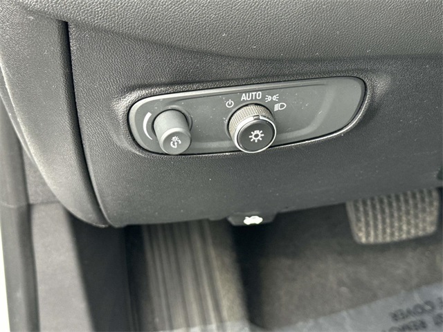 2019 Chevrolet Equinox LS photo 27