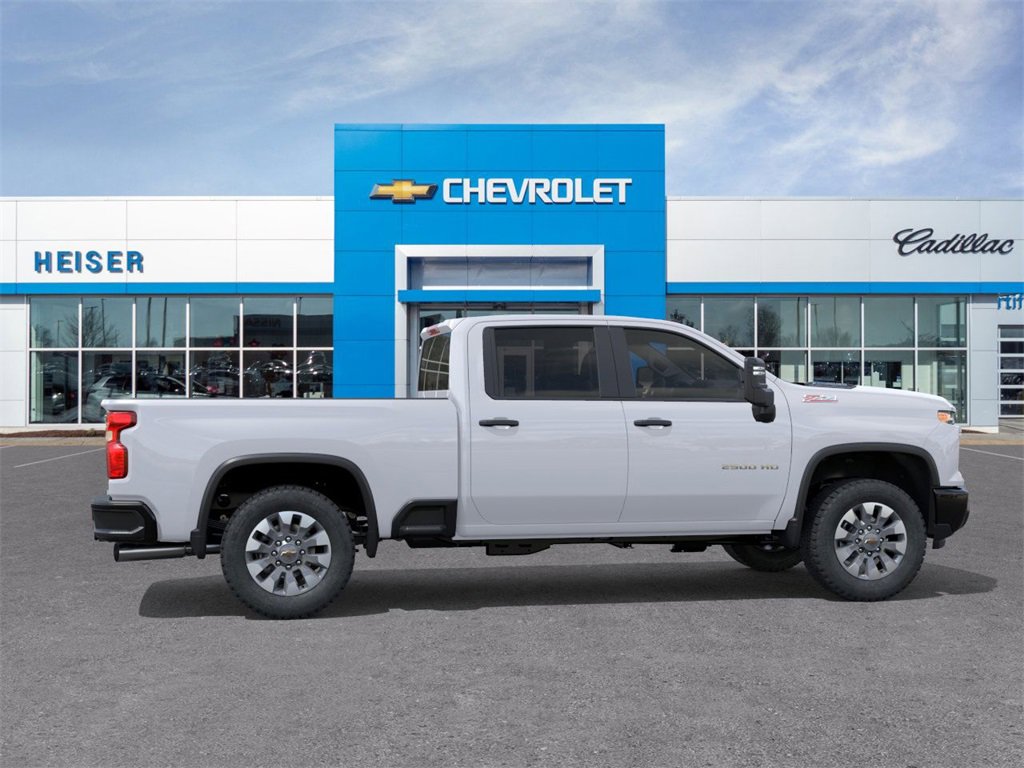2025 Chevrolet Silverado 2500HD Custom photo 4