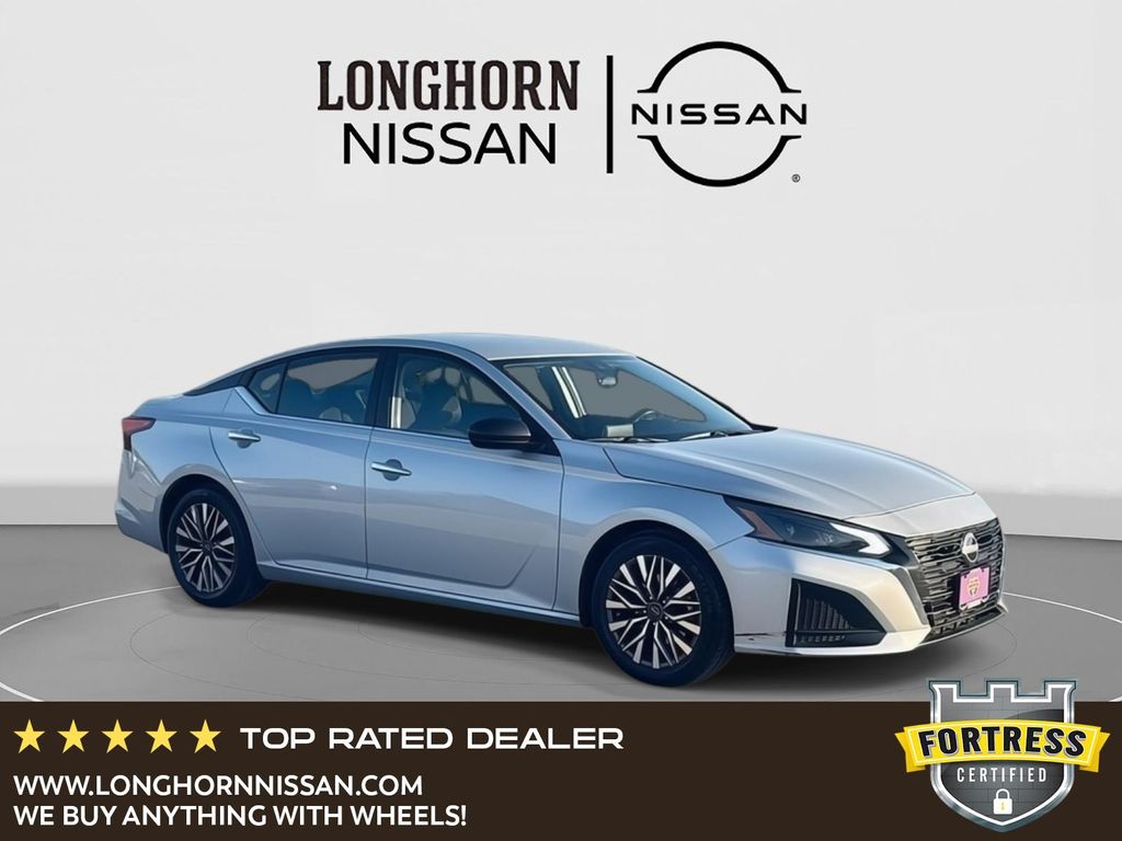 2024 Nissan Altima SV's photo