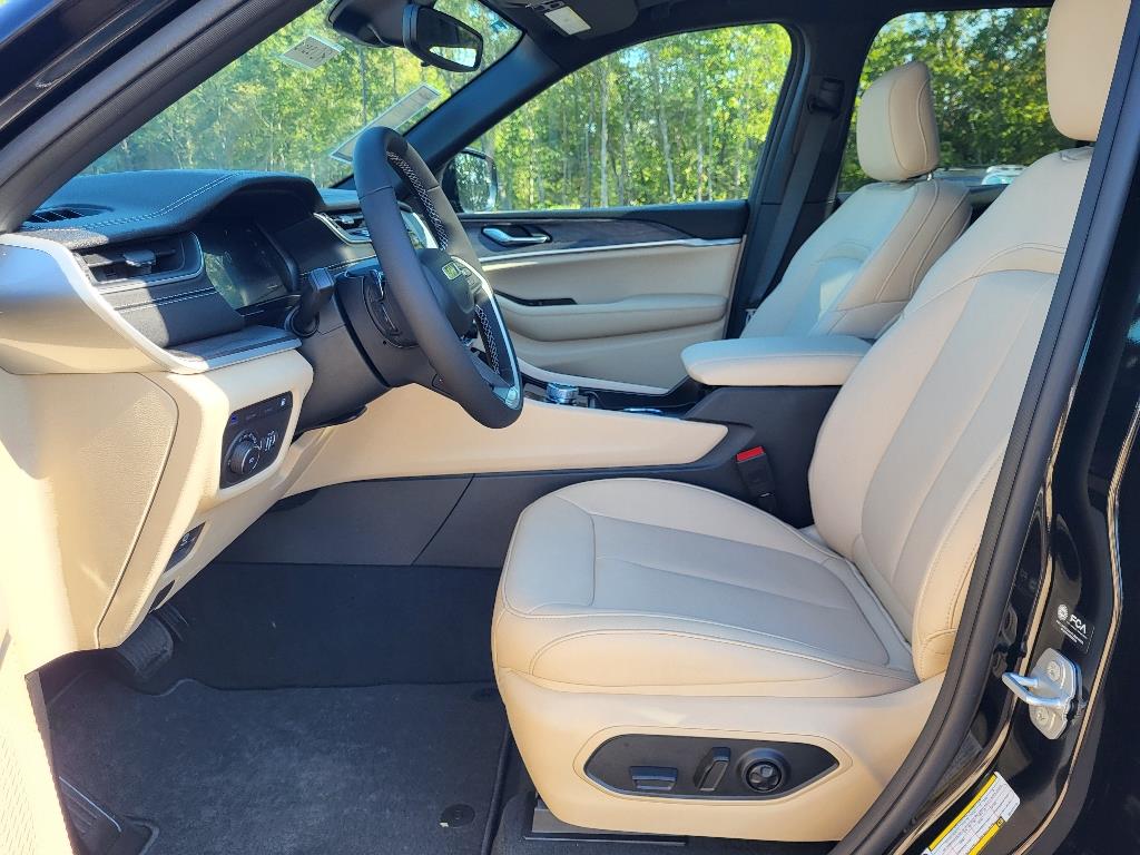 2024 Jeep Cherokee 4xe photo 3