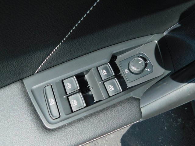 2023 Volkswagen Tiguan SE R-Line Black photo 20