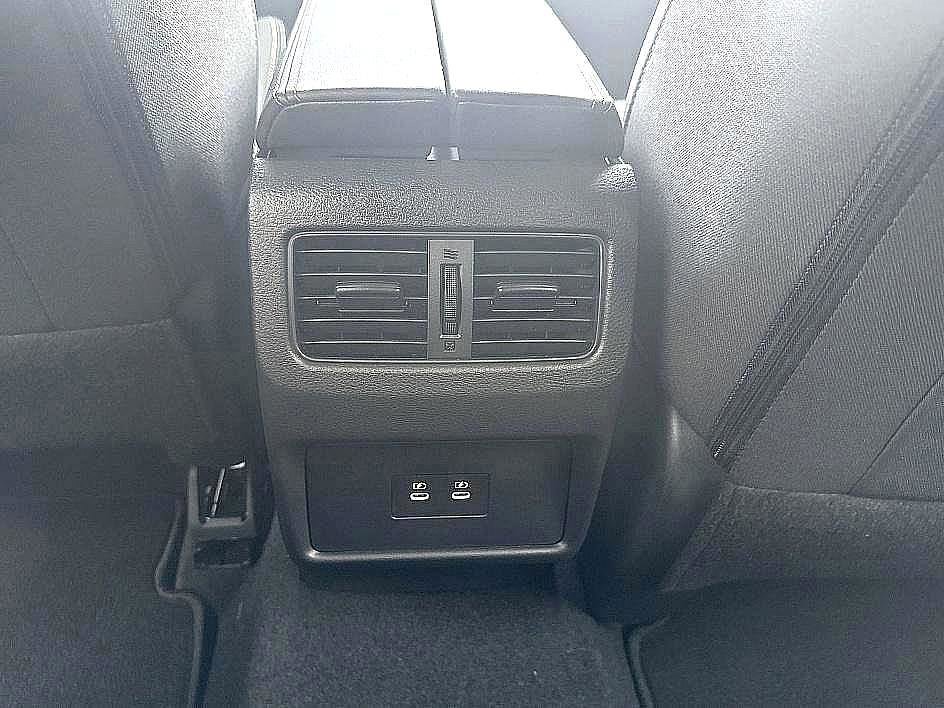 2025 Nissan Rogue SV photo 21