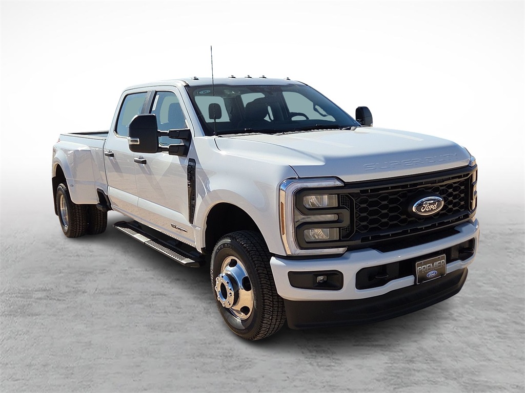 2026 Ford F-350 Super Duty XL's photo