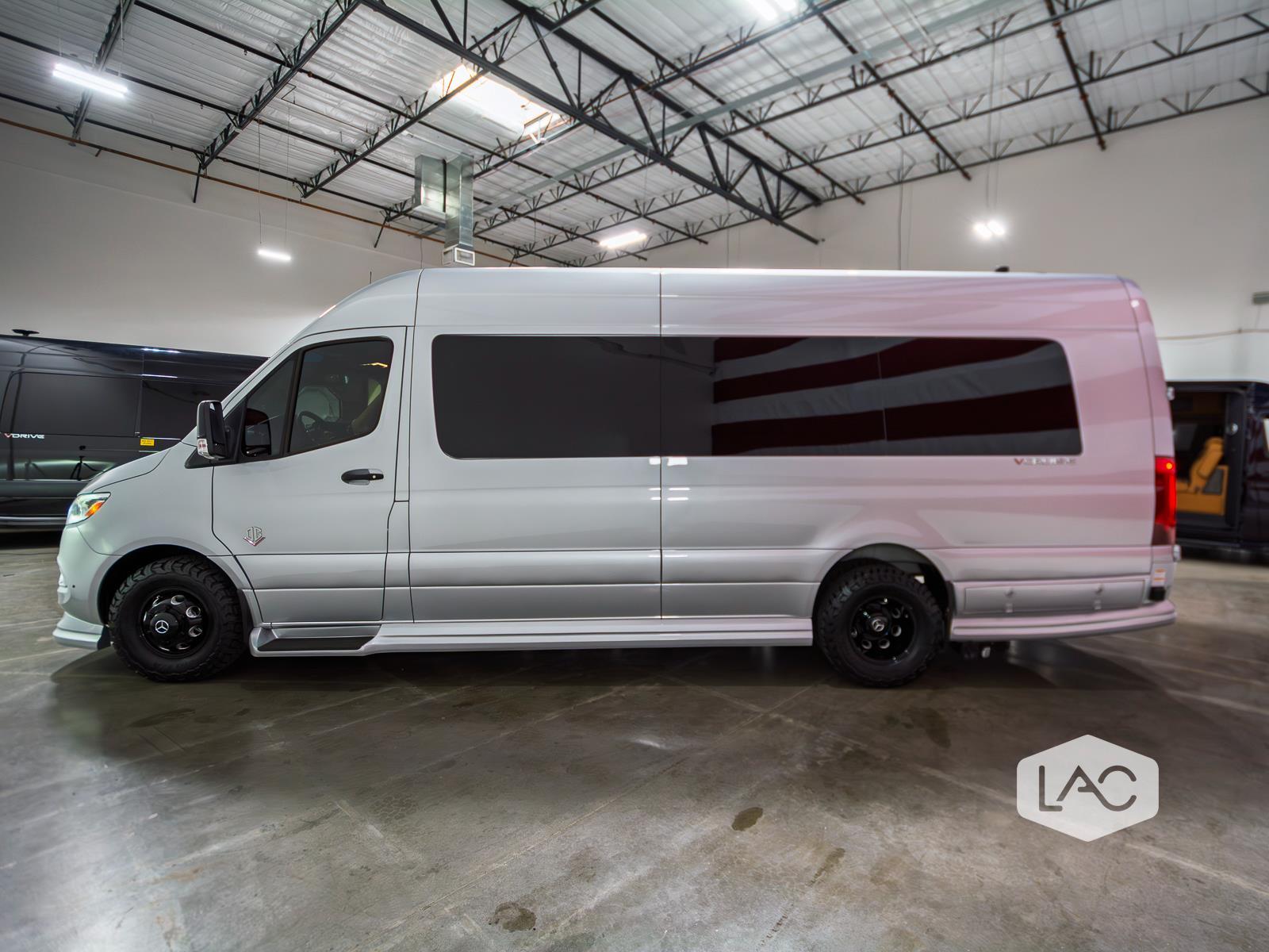 2023 Mercedes Benz Sprinter 3500 photo 2