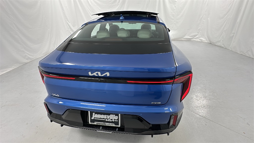 2025 Kia K4 GT-Line Turbo photo 4