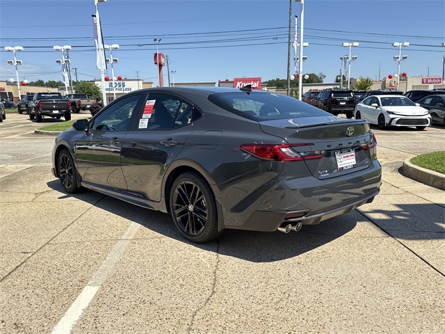 2025 Toyota Camry SE photo 5